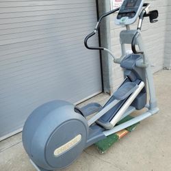 Precor 546i Experience Series Commercial Grade Elliptical 