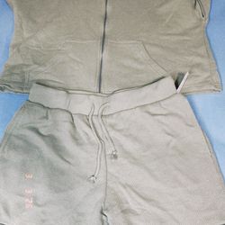 Sweatpants and sweat sweatshirt