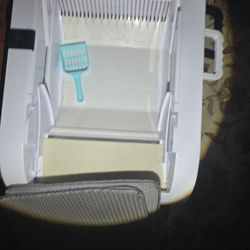 Self Cleaning Litter Box 