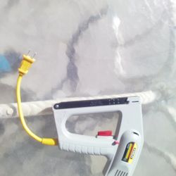 Stanley Sharpshooter TRE500 Heavy Duty Electric Stapler /Nail Gun O.B.O.