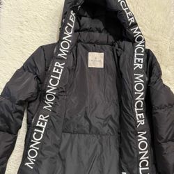 MONCLER 2018 Lighly USED