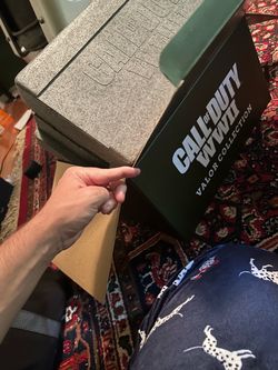 Cod ww2 valor collection statue only