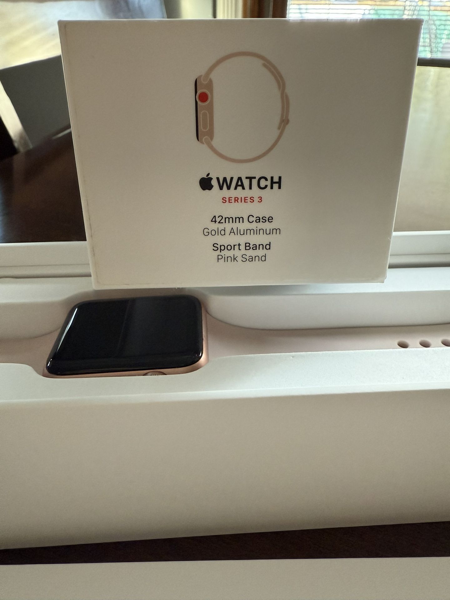 Apple SERIES 3     42mm.  Gold