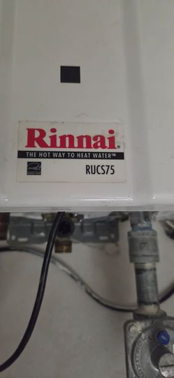 Rinnai
Super High Efficiency 7.5 GPM Residential 160,000 BTU Natural Gas Interior Tankless Water Heater
