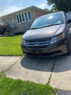 2011 Honda odyssey full option