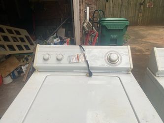 Whirlpool Ultimate Care II Dryer and Heavy Duty Super Capacity Washer Set