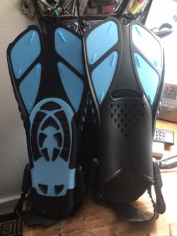 BRNND NEW - Swim/Snorkel Fins Adult Size S/M Shoe Size 4-1/2 To 8-1/2