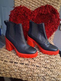 Faux snake skin Black Sorel Chelsea Boots with Red Platform