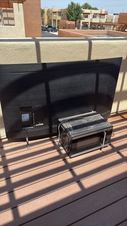 Broken TV  working microwave