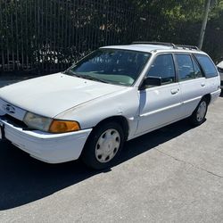 1995 Ford Escort lX