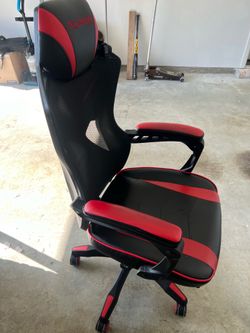 Gaming chair ..OFFERS !!! Still in good condition to use/sit but might have some things wrong with it