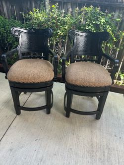 Old World Style Counter Height Swivel Dining Chairs