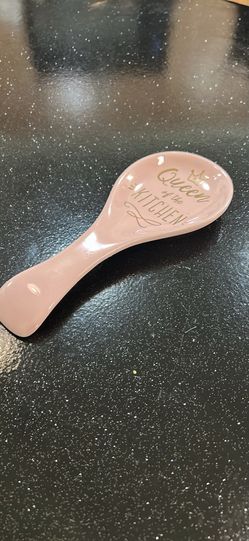 Queen of the kitchen ceramic spoon rest