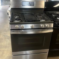 GE GAS STOVE 30”WIDE WITH AIR FRY AND GRIDDLE 