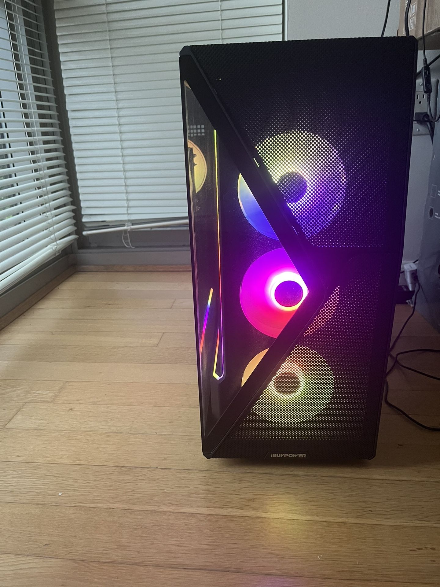 iBUYPOWER GAMING PC (PLEASE READ DESCRIPTION)