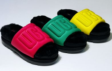WOMEN'S SIZES  7 - 10: UGG MAXI SLIDE SANDALS!!