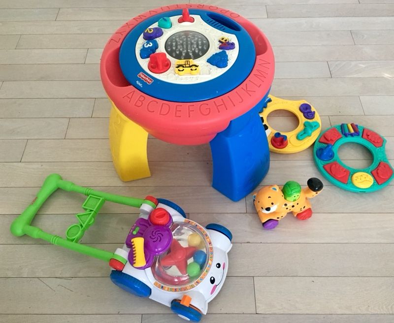 Fisher price intelli table with Microsoft technology + walking corn popper