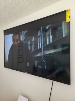 75 inch pioneer smart TV brand new with legs and remote
