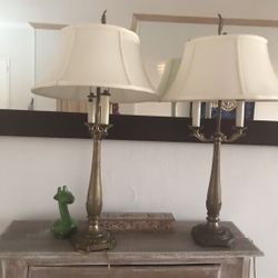 ORIENTAL  ACCENT INC. BEAUTIFUL ANTIQUE BRASS LAMPS.