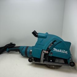 Makita Angle Grinder W/ Attachment 21951451
