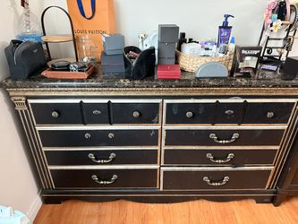 Drawer Dresser