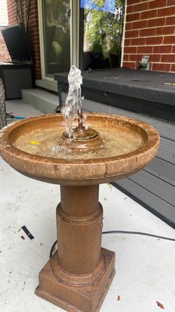 Water Fountain Bird Bath
