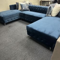 NEW XL BLUE VELVET LUXURY SECTIONAL SOFA AND FREE DELIVERY