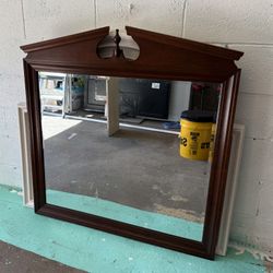 Broyhill Federal Style Broken Arch & Finial Wall Dresser Mirror