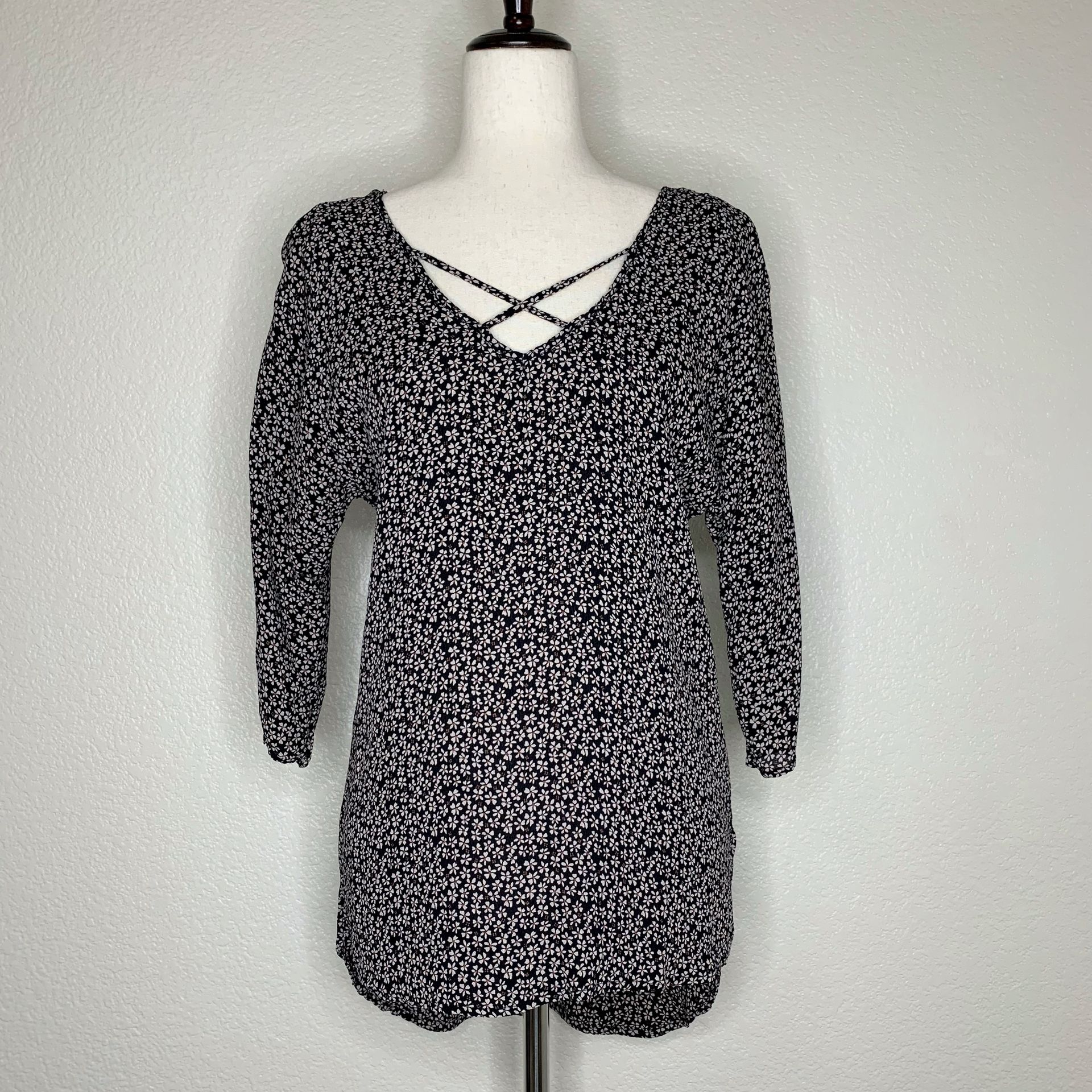 Brandy Melville John Galt Floral High-Low Tunic Top