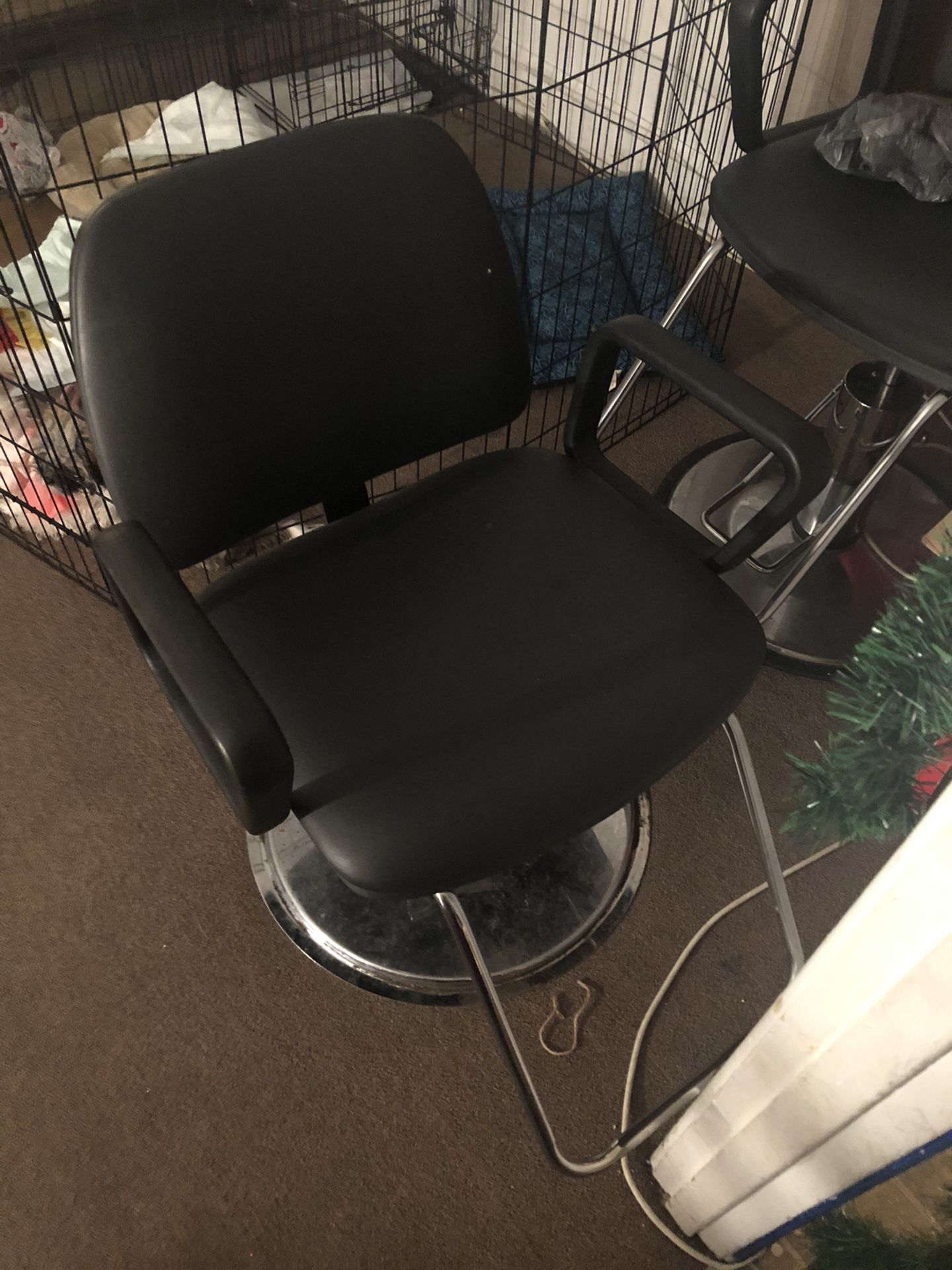 Salon chair