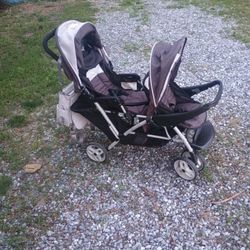 Dual Baby Stroller Nice And Comfy And Clean 