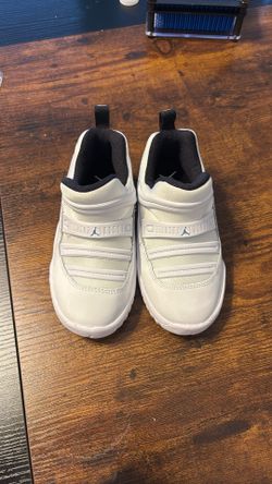 Jordan 11 Retro Little Flex Legend Blue Size 9c