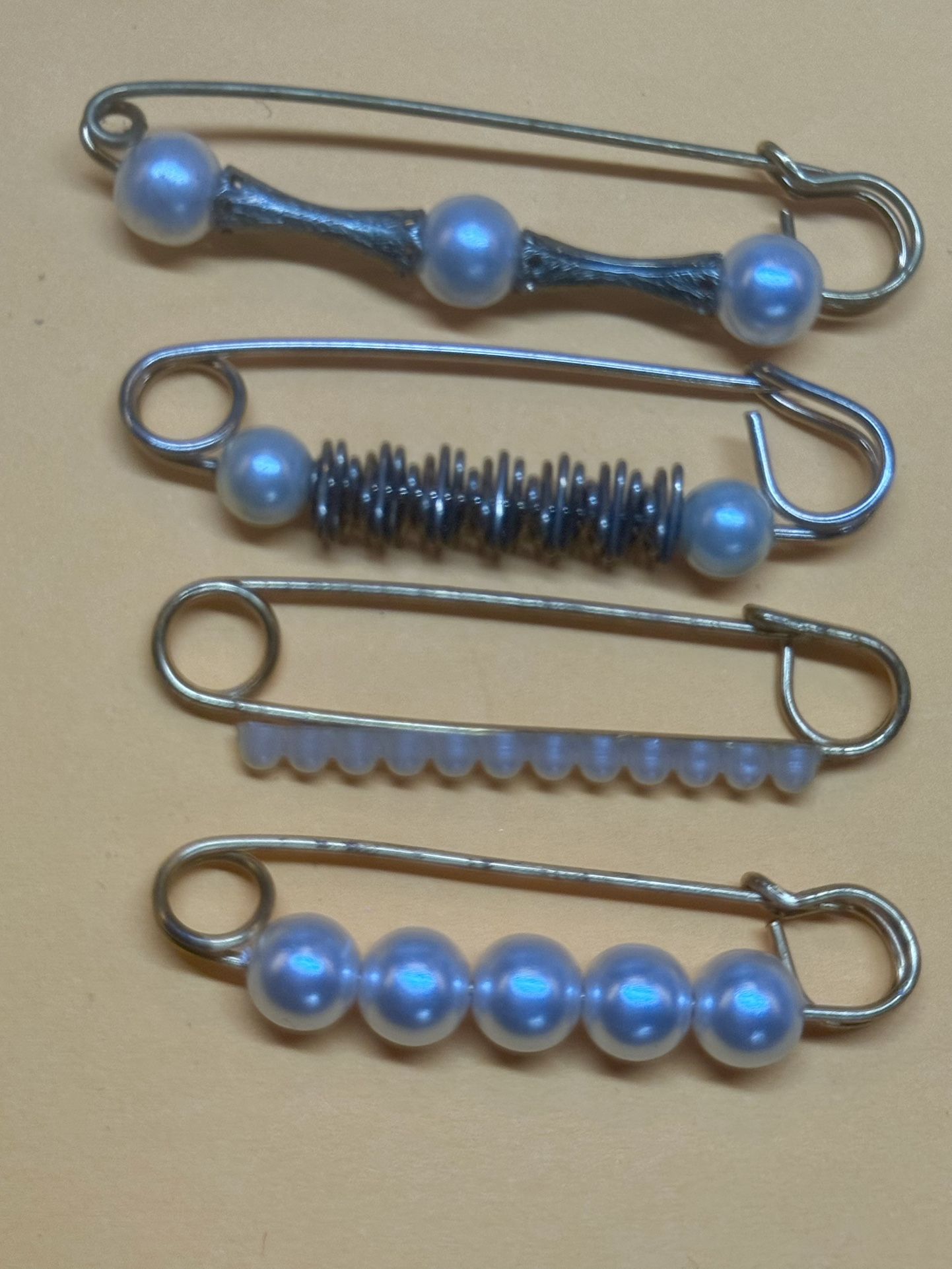 Brooch Lot
