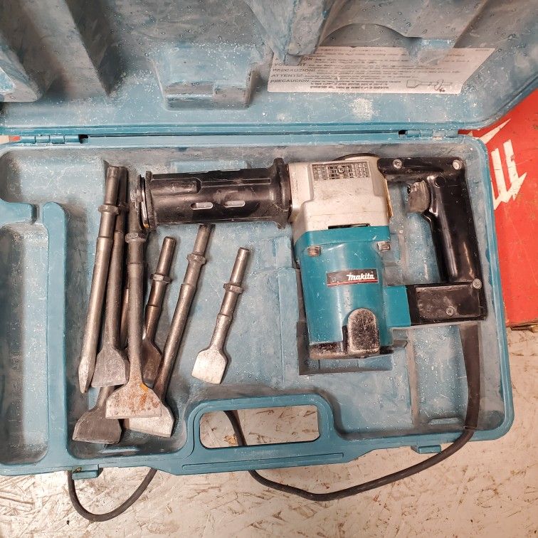 Makita  HK 1810  Power Scraper With Several Bits
