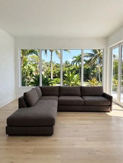 Crate and Barrel Sectional Sofa l Like New