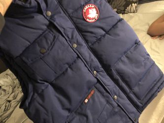 Canada Vest Size Large