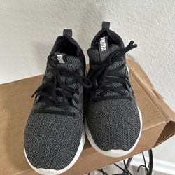 Kids Size 6 Puma Sneakers 