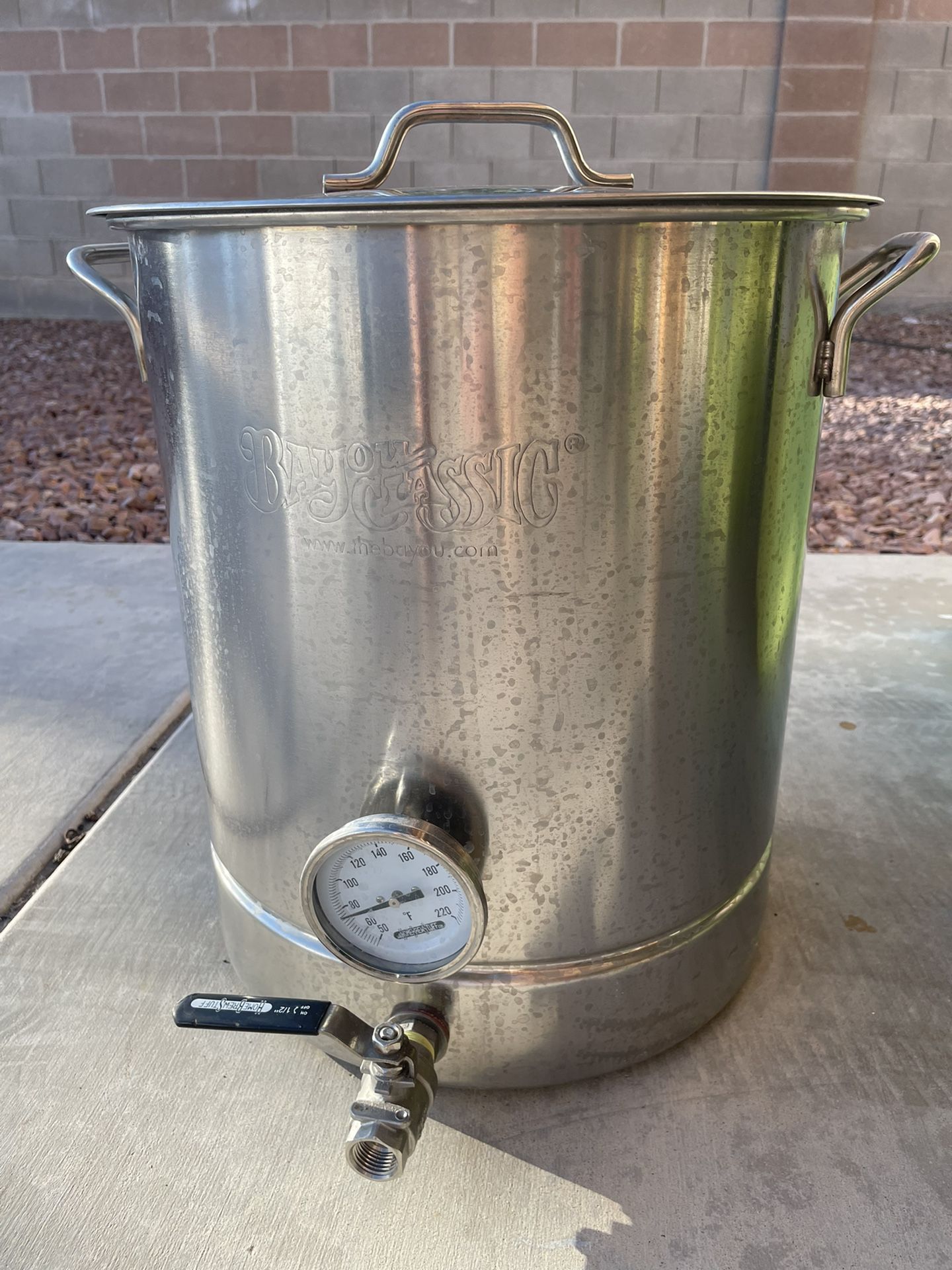 Bayou Classic Brew Kettle / Mash Tun For Beer Brewing for Sale in Las