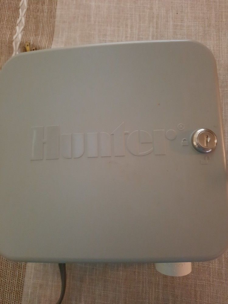 HUNTER PRO-C  16 ZONE IRRIGATION SPRINKLER SYSTEM