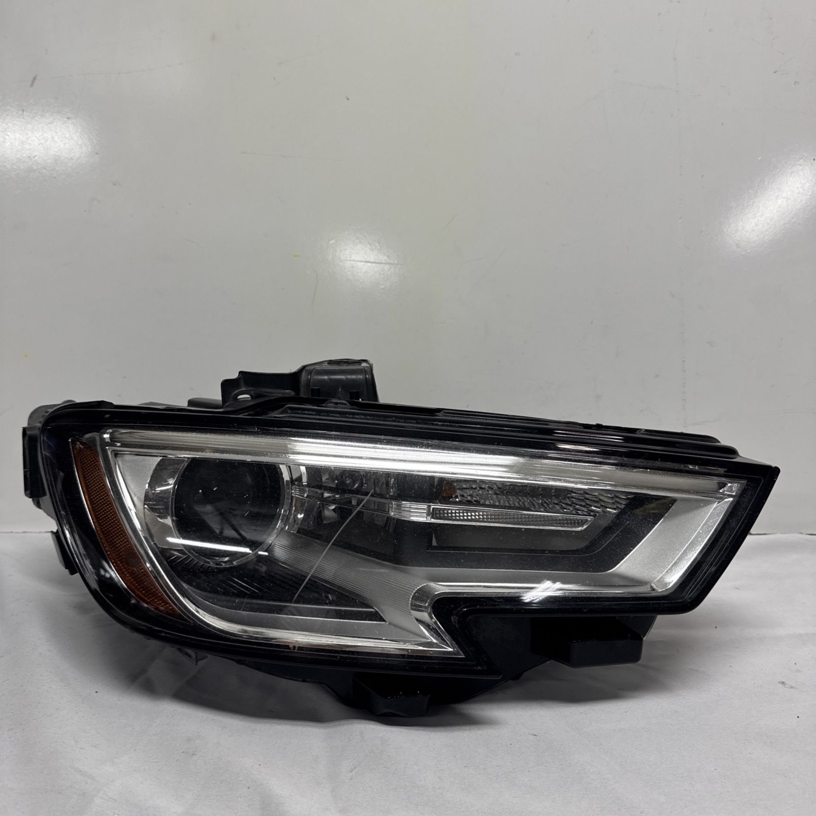 2017 2018 2019 2020 Audi A3 Xenon HID Headligh Passenger Side B173