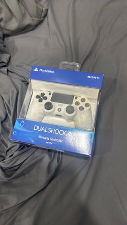 PS4 controller white new in box