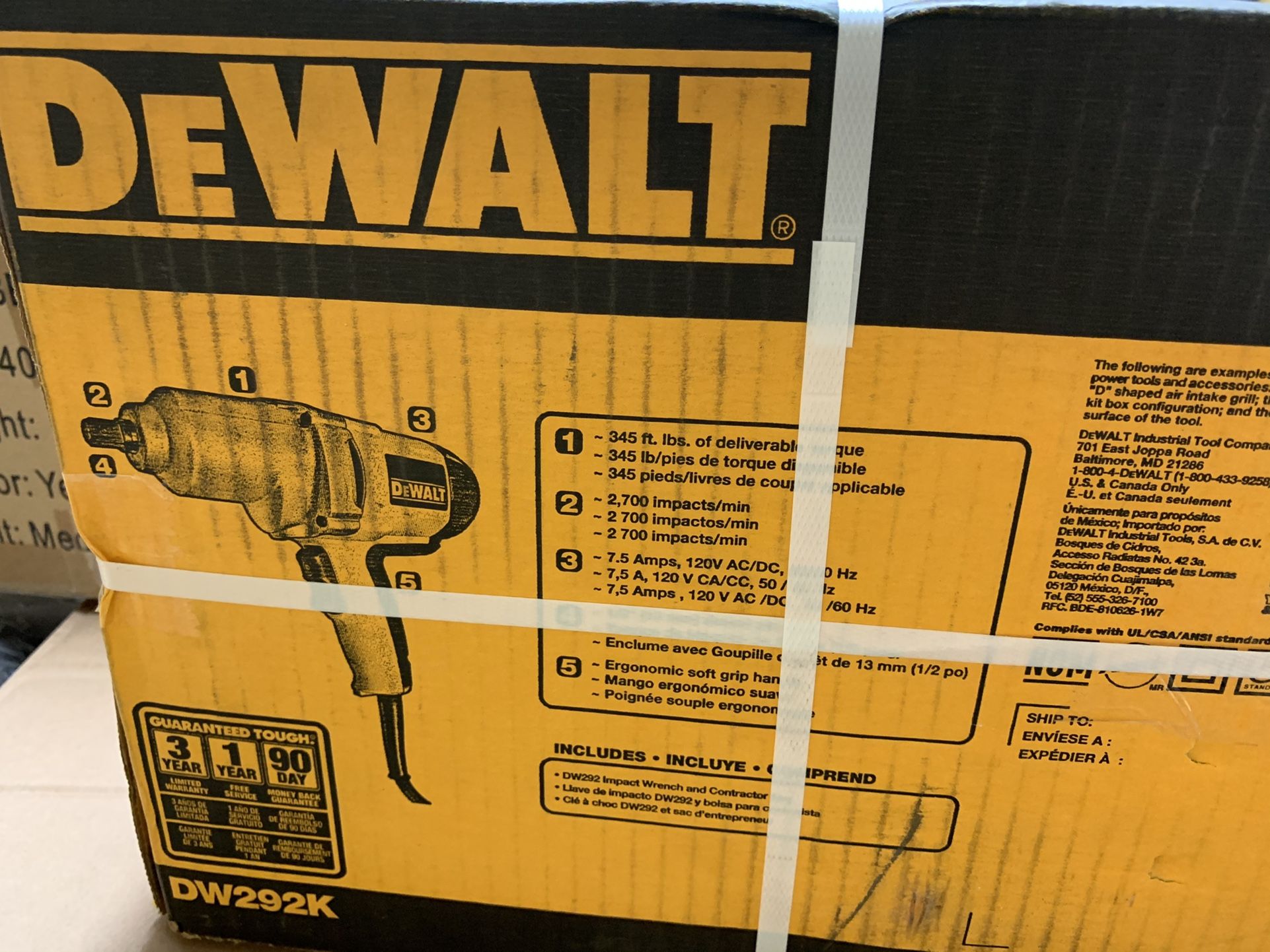 DEWALT 7.5 Amp 1/2 in. Impact Wrench Kit