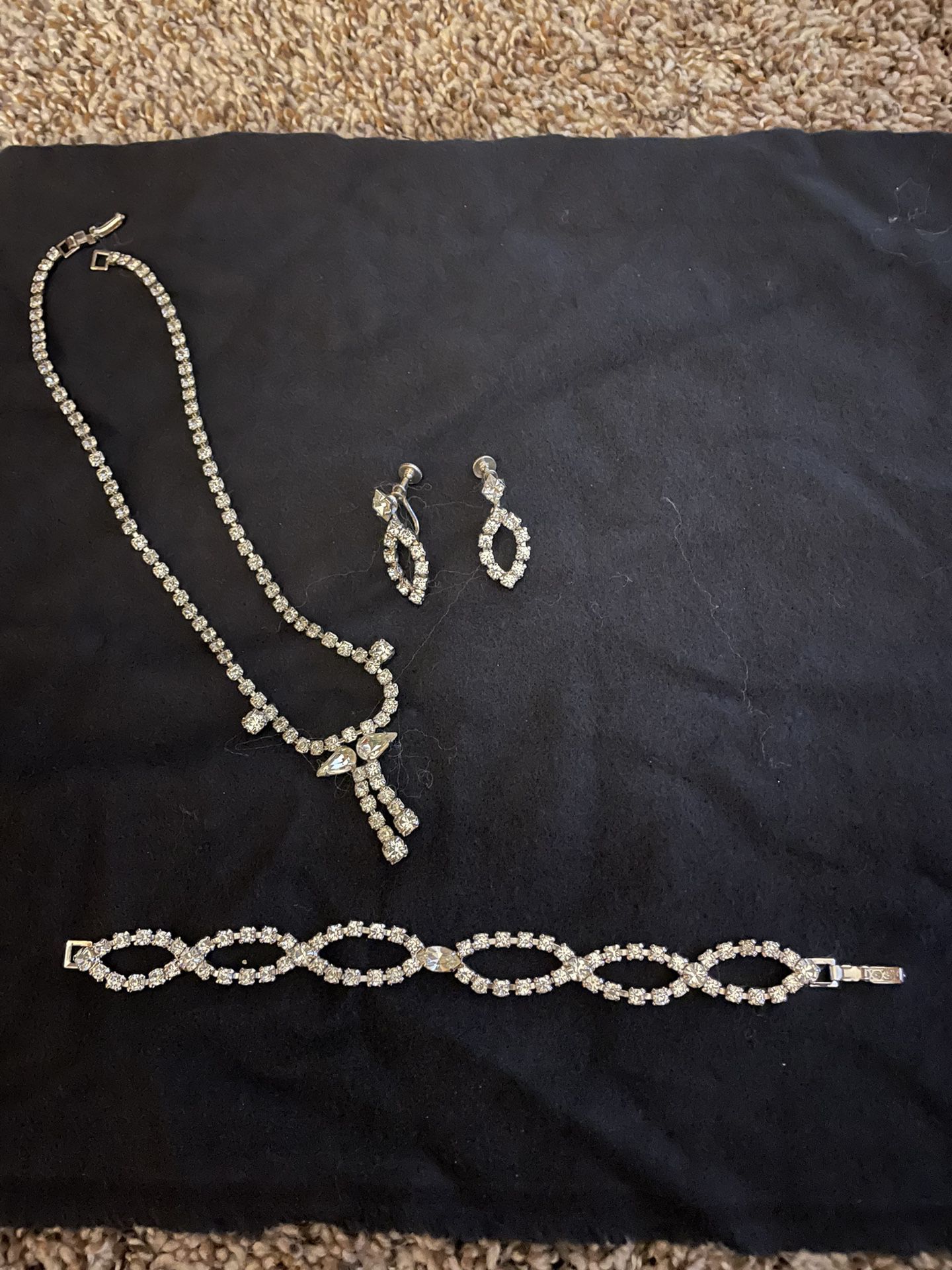 Set of Rhinestone Jewelry: Necklace, Bracelet, Earrings 