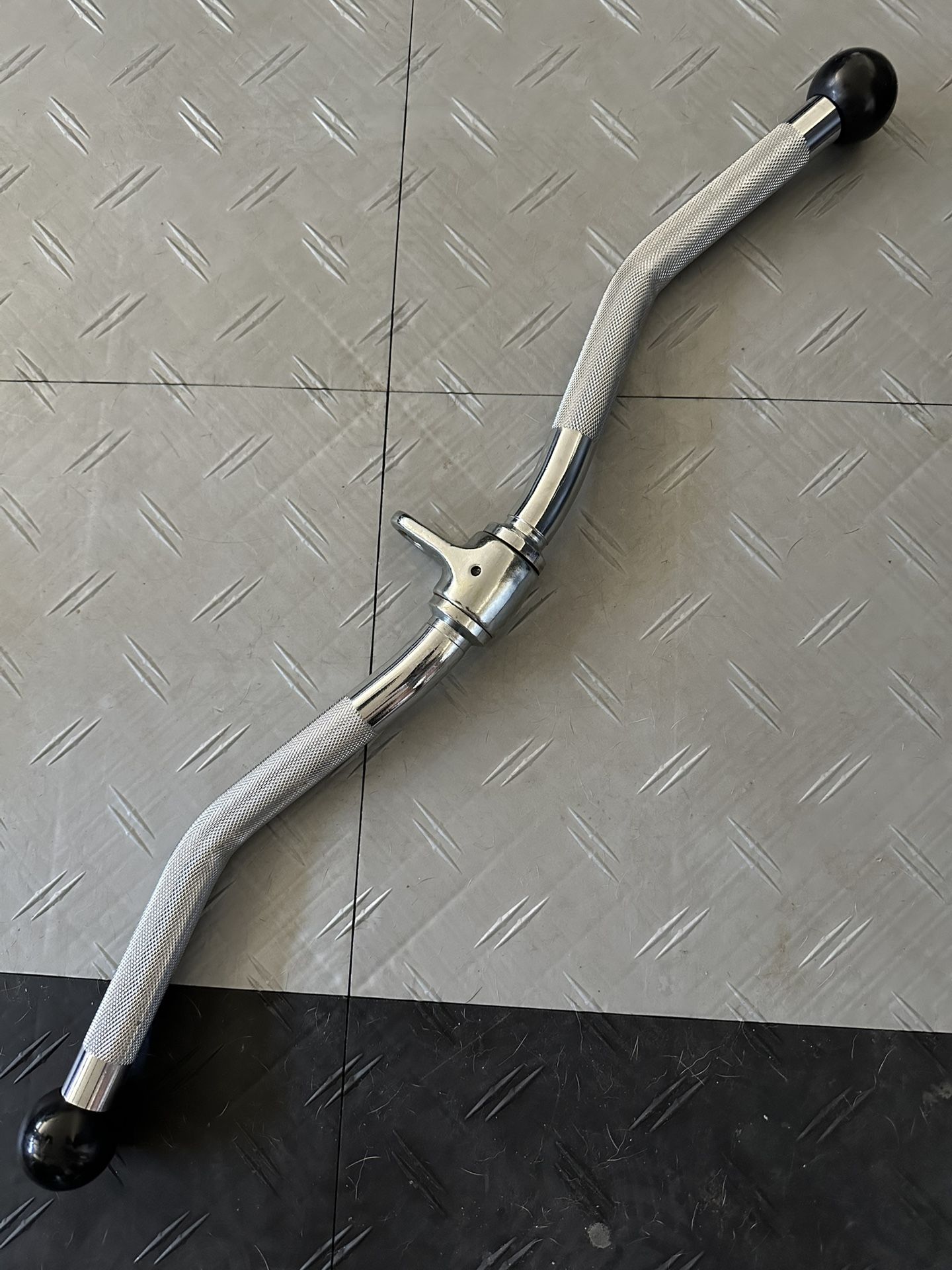 Lat Pulldown / Curl Bar Cable Machine Attachment – Knurled Grip
