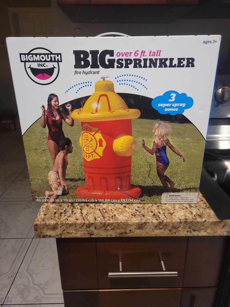 BIGMOUTH BIG SPRINKLER Fire Hydrant