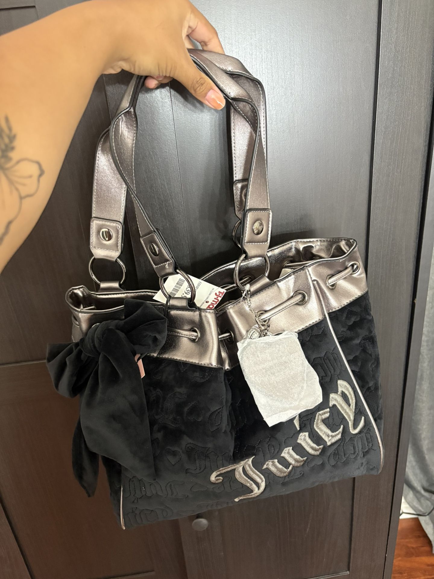 Juicy Couture Black And Silver Daydreamer Purse