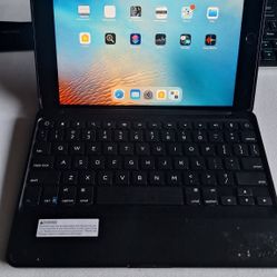 Apple IPad Air 2  16GB  With Zagg Bluetooth KeyboardCase