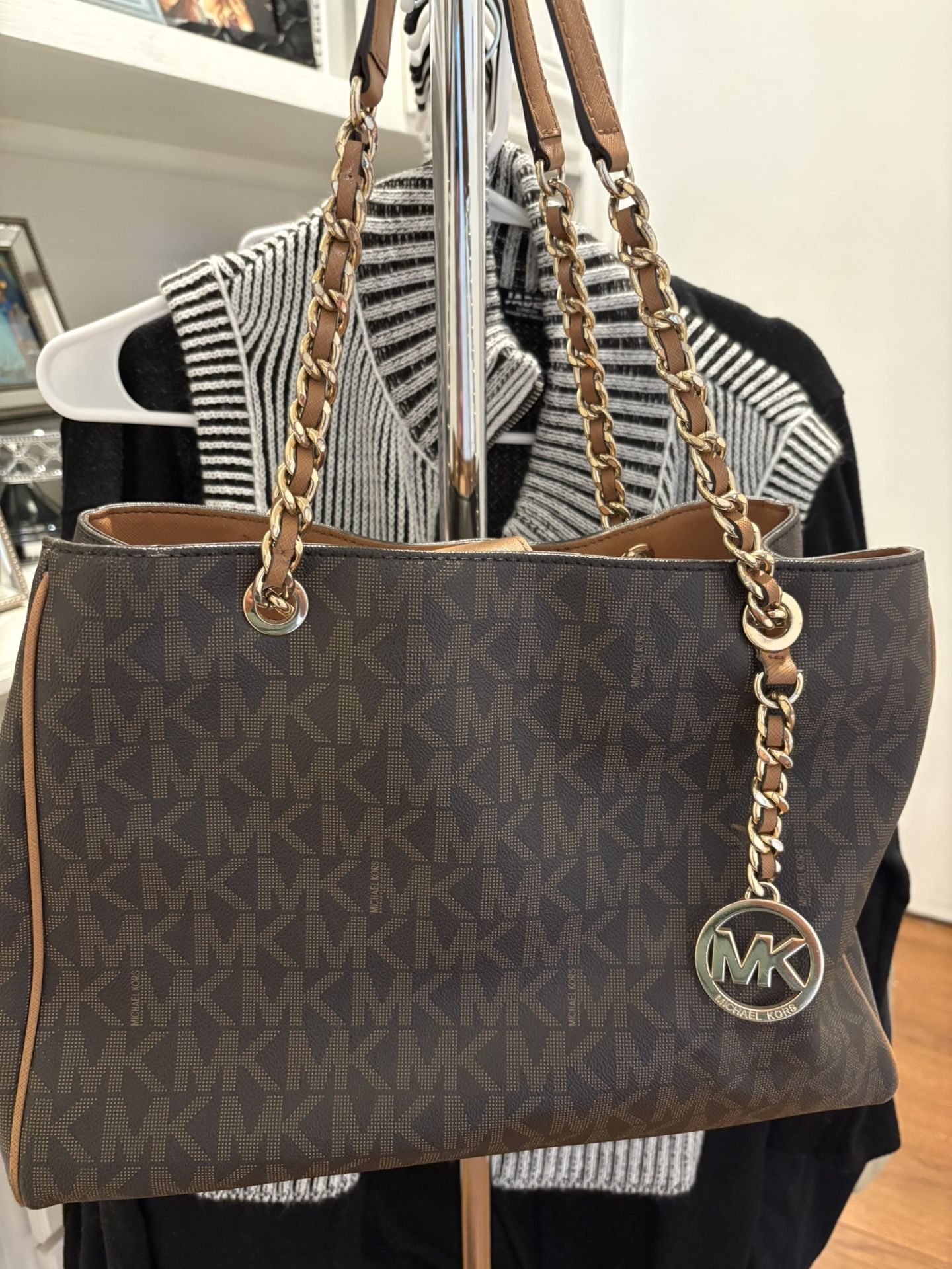 Michael Kors Logo Shoulder Bag