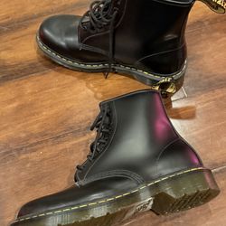 DR. MARTENS MENS BOOT