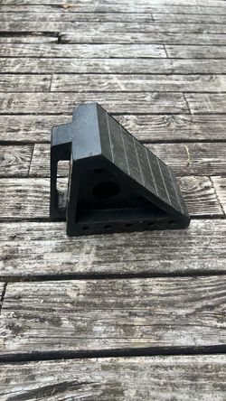 HAUL-MASTER Solid Rubber Wheel Chock